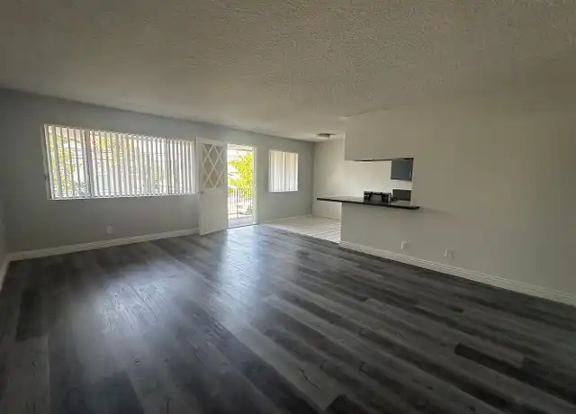 Property at 1746 E 10th St Unit 6, Long Beach, CA, 90813, 2 beds, 1 bath, [object Object]