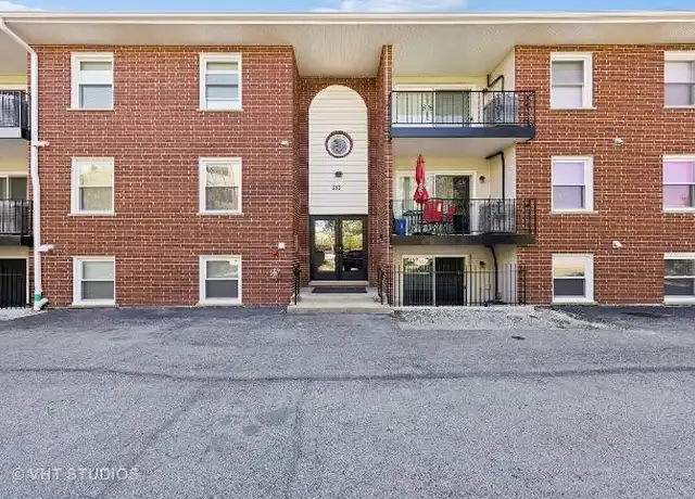 Property at 515 N Cass Ave, Westmont, IL, 60559, 2 beds, 1 bath, [object Object]