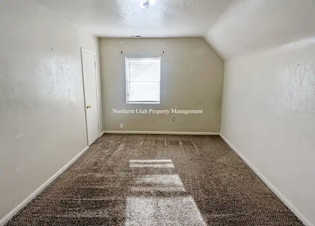 Property at 1902 Jackson Ave Unit Up, Ogden, UT, 84401, 2 beds, 1 bath, [object Object]
