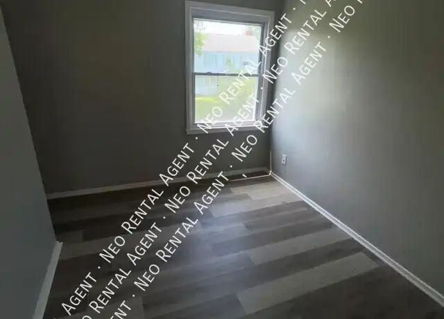 Property at 908 N Central Dr, Lorain, OH, 44052, 3 beds, 1 bath, [object Object]