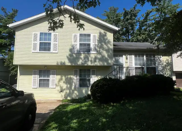 Property at 1618 S Pinestone Ct, Bloomington, IN, 47401, 4 beds, 1.5 baths, [object Object]