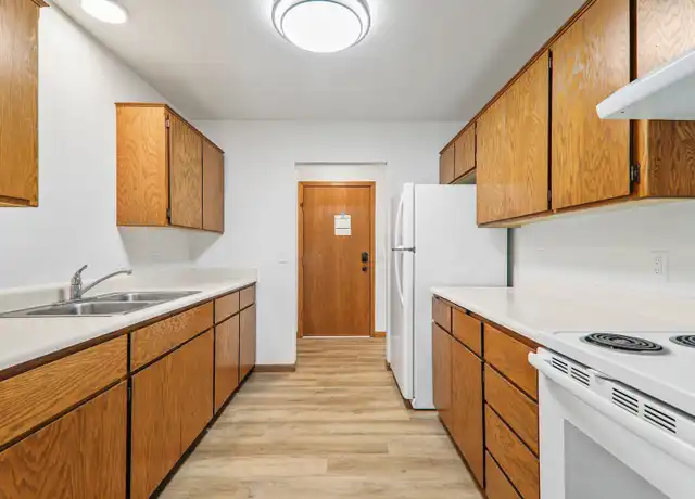 Property at 600 S Main St Unit 600-2, Deerfield, WI, 53531, 2 beds, 1 bath, [object Object]