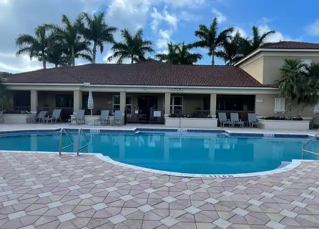 Property at 822 Villa Cir, Boynton Beach, FL, 33435, 2 beds, 2 baths, [object Object]