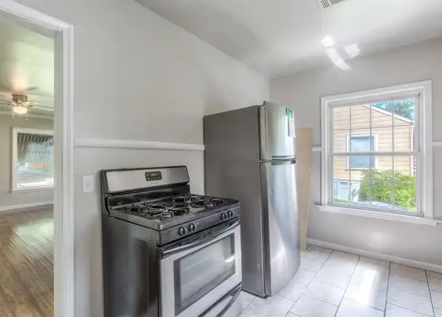 Property at 729 N Florence Pl, Tulsa, OK, 74110, 2 beds, 1 bath, [object Object]