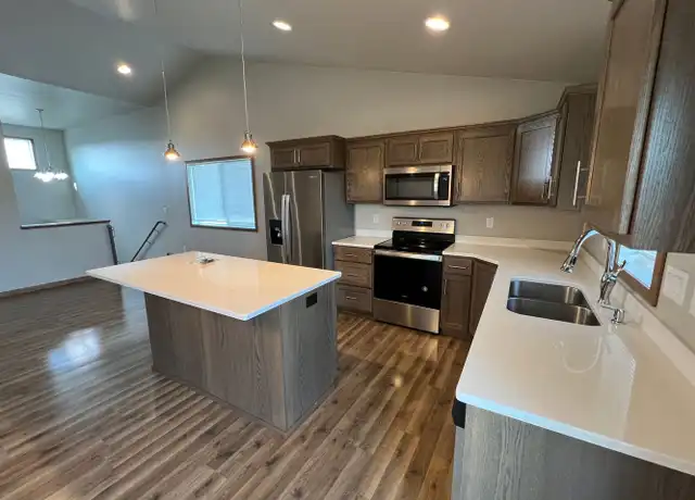 Property at 3100 38th Ave S, Moorhead, MN, 56560, 4 beds, 3 baths, [object Object]