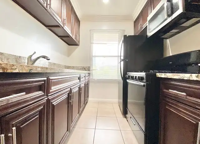Property at 20445 Saticoy St, Winnetka, CA, 91306, 1 bed, 1 bath, [object Object]