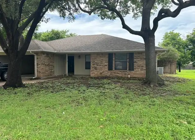 Property at 1107 3rd St, Granbury, TX, 76048, 4 beds, 2 baths, [object Object]
