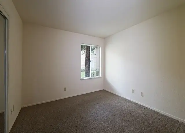 Photo of 100 Fowler Ave, Clovis, CA 93611