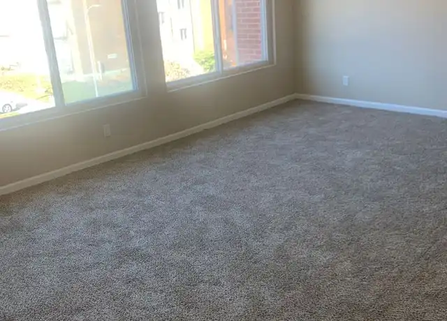 Property at 535 S 37th St Unit 310, Omaha, NE, 68105, 2 beds, 2 baths, [object Object]