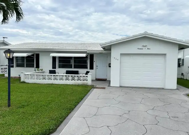 Property at 1904 SW 13th Way, Boynton Beach, FL, 33426, 2 beds, 2 baths, [object Object]