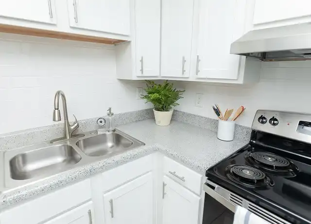 Property at Sandpiper - 4950 Government Blvd, Mobile, AL, 36693, 2-3 beds, 1.5-2.5 baths, [object Object]