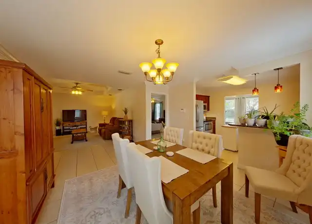 Property at 624 W Pine St, Mary Esther, FL, 32569, 3 beds, 2 baths, [object Object]