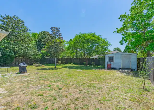 Property at 624 W Pine St, Mary Esther, FL, 32569, 3 beds, 2 baths, [object Object]
