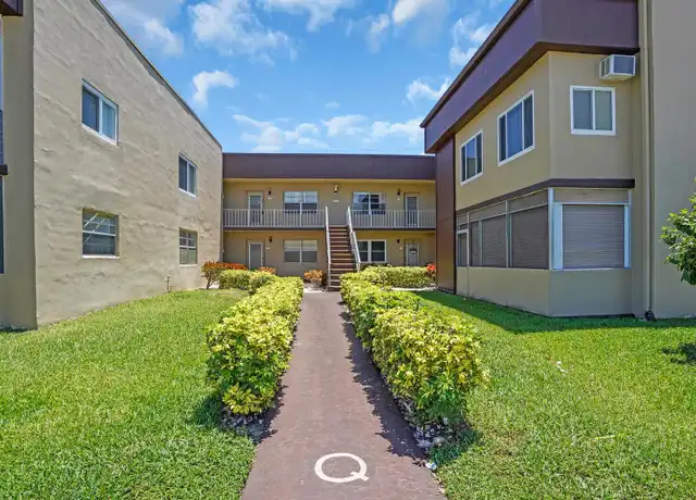 Property at 810 Burgundy Q, Delray Beach, FL, 33484, 2 beds, 2 baths, [object Object]