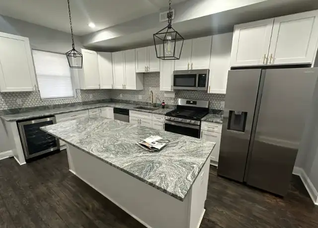 Property at 407 N Lakewood Ave, Baltimore, MD, 21224, 1 bed, 1 bath, [object Object]
