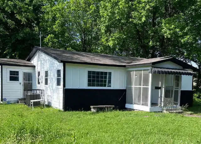 Property at 1212 W 9th Ave, Pine Bluff, AR, 71603, 3 beds, 1 bath, [object Object]