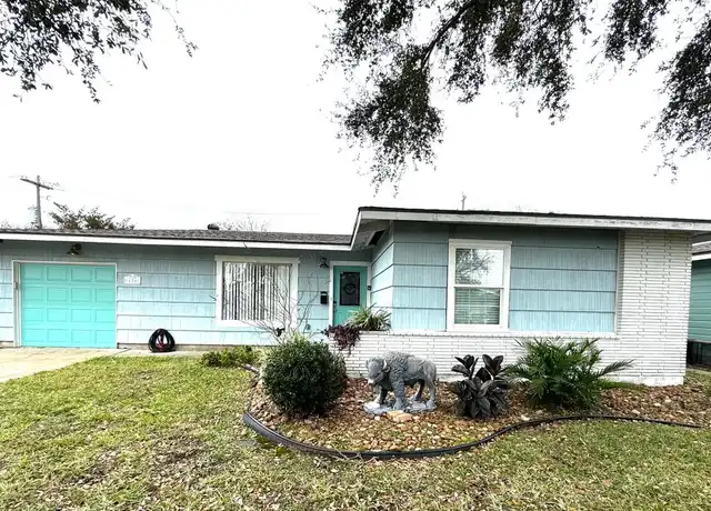 Property at 124 Tuna St, Galveston, TX, 77550, 3 beds, 2 baths, [object Object]