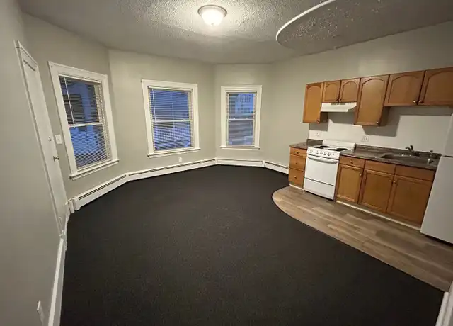 Property at 336 Cabot St Unit 2, Beverly, MA, 01915, 1 bed, 1 bath, [object Object]
