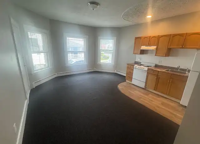 Property at 336 Cabot St Unit 2, Beverly, MA, 01915, 1 bed, 1 bath, [object Object]