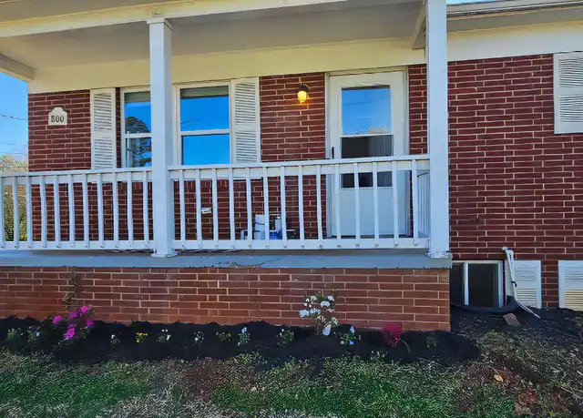 Property at 1109 Sunset St, Newton, NC, 28658, 3 beds, 1 bath, [object Object]