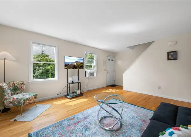 Property at 95 Brandegee Ave, Groton, CT, 06340, 2 beds, 1 bath, [object Object]