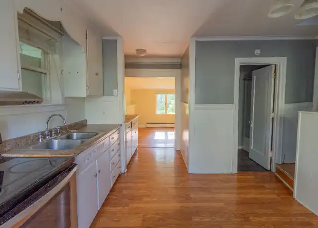 Property at 706 1/2 Nash Rd, North Tonawanda, NY, 14120, 3 beds, 1 bath, [object Object]
