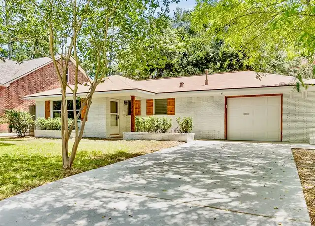 Property at 6023 Pineshade Ln, Houston, TX, 77008, 2 beds, 2 baths, [object Object]