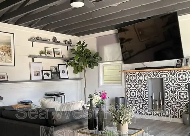 Property at 123 W Jason St Unit D, Encinitas, CA, 92024, 2 beds, 1 bath, [object Object]