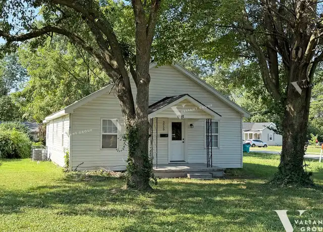 Property at 2958 W Nichols St, Springfield, MO, 65803, 3 beds, 1 bath, [object Object]