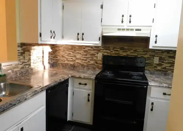 Property at 3651 NE 20th Pl, Ocala, FL, 34470, 2 beds, 1.5 baths, [object Object]