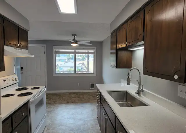 Property at 180 SE 3rd St Unit B, Clatskanie, OR, 97016, 2 beds, 1 bath, [object Object]
