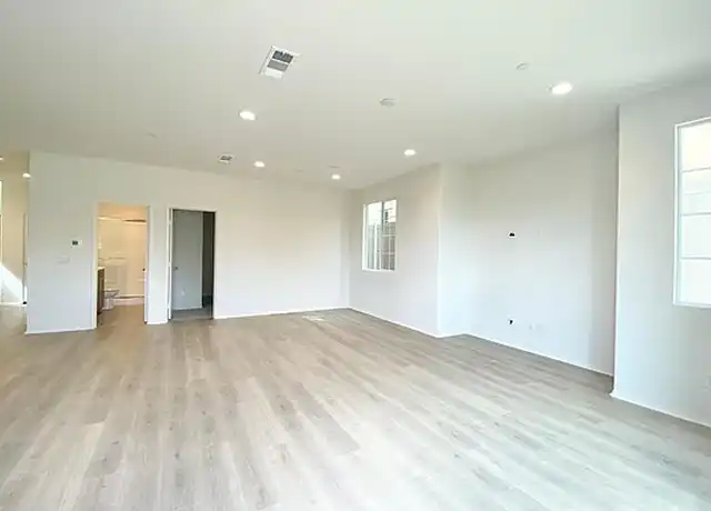 Property at 267 Camellia Way, Vista, CA, 92083, 4 beds, 3 baths, [object Object]