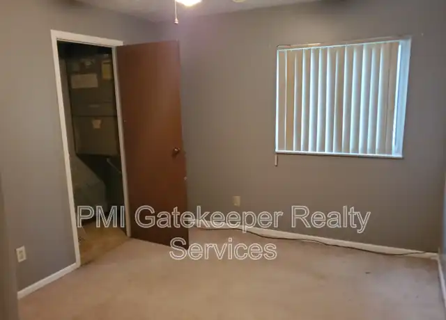 Property at 7226 Creekview Dr Unit 5, Cincinnati, OH, 45247, 2 beds, 1.5 baths, [object Object]