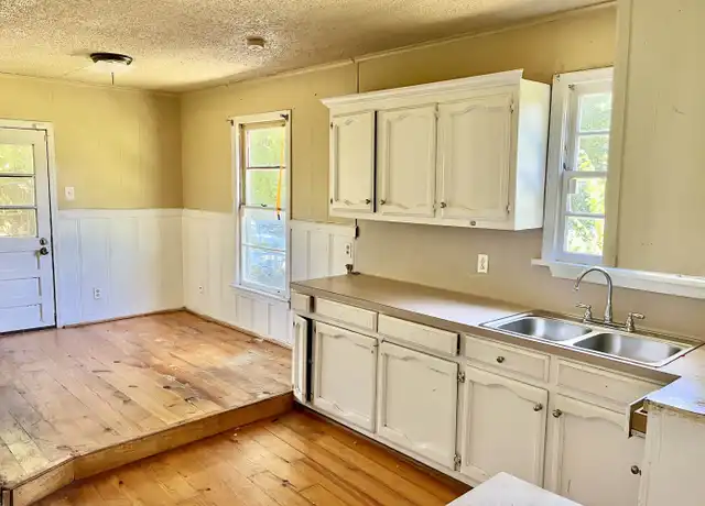 Property at 5967 Byron St, Baton Rouge, LA, 70805, 2 beds, 1 bath, [object Object]