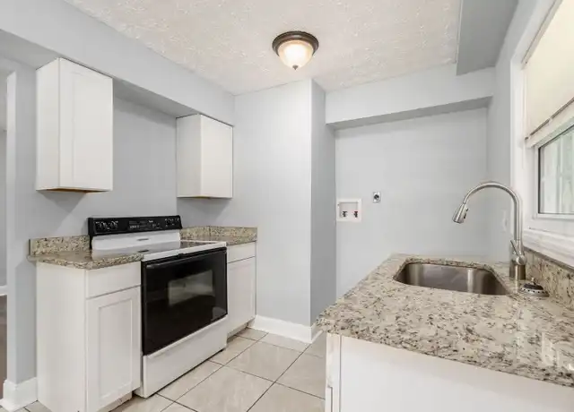 Property at 1061 E 15th Ave Unit 1061, Columbus, OH, 43211, 2 beds, 1 bath, [object Object]