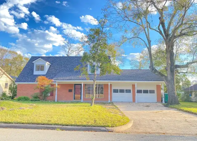 Property at 6 Little John Ln, Conroe, TX, 77301, 4 beds, 2 baths, [object Object]