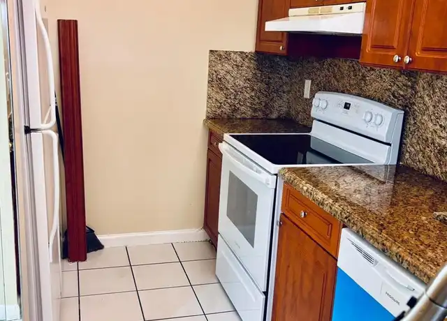 Property at 1011 Twin Lakes Dr Unit 24-M, Coral Springs, FL, 33071, 2 beds, 2 baths, [object Object]