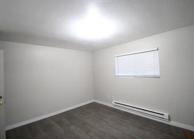 Property at 759 NE Revere Ave, Bend, OR, 97701, 2 beds, 1 bath, [object Object]