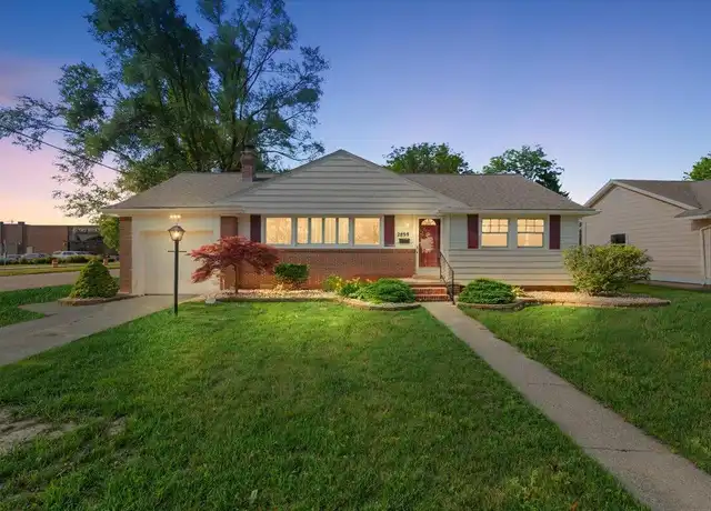 Property at 2898 Yorkshire Rd, Birmingham, MI, 48009, 3 beds, 1 bath, [object Object]