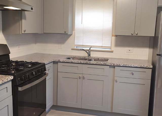 Photo of 9212 S Kedzie Ave Unit BE, Evergreen Park, IL 60805