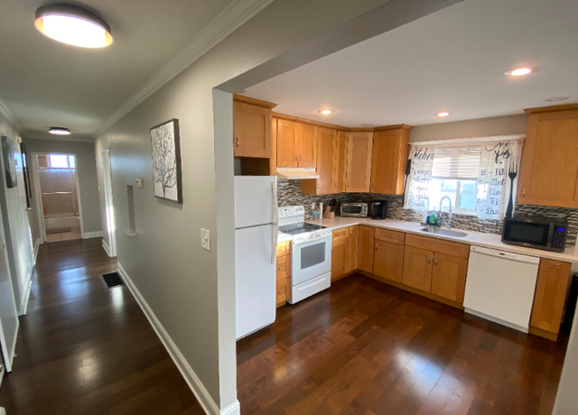 Photo of 12 Linden Ave Apt 1, San Bruno, CA 94066