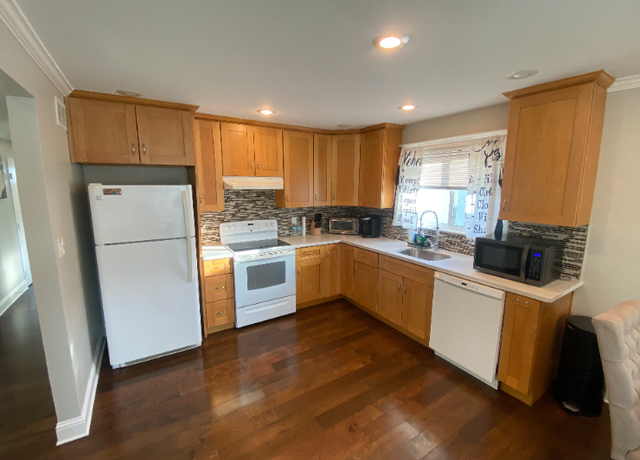 Photo of 12 Linden Ave Apt 1, San Bruno, CA 94066
