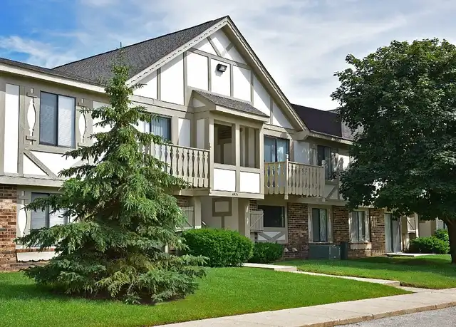 Property at Beacon Hill and Great Oaks Apartments - 5203 Linden Rd, Rockford, IL, 61109, 1-2 bed, 1 bath, [object Object]