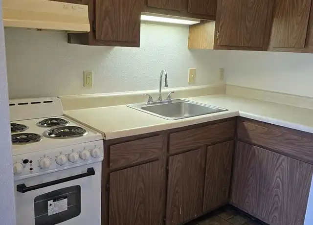 Property at 211 S Smith St Unit 302, Algona, IA, 50511, 1 bed, 1 bath, [object Object]