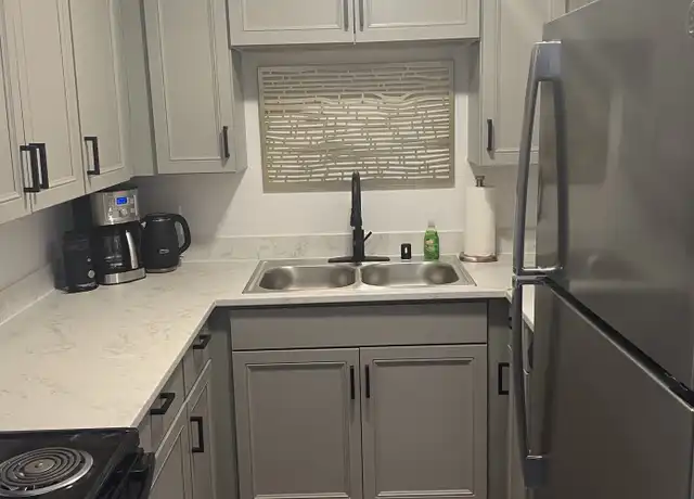 Property at 202 Quincy St NE Unit 5, Albuquerque, NM, 87108, 1 bed, 1 bath, [object Object]