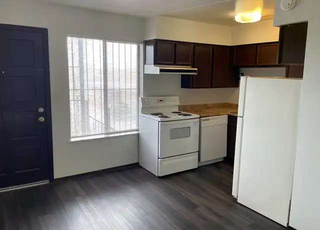 Property at 202 Quincy St NE Unit 5, Albuquerque, NM, 87108, 1 bed, 1 bath, [object Object]
