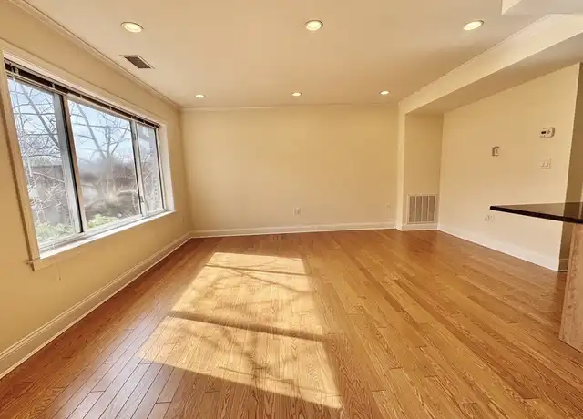 Property at 585 VFW Pkwy Unit 509, Chestnut Hill, MA, 02467, 1 bed, 1 bath, [object Object]