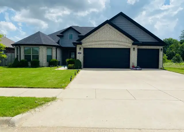 Property at 2403 SW Elington St, Bentonville, AR, 72713, 4 beds, 2.5 baths, [object Object]