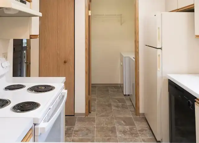 Property at 117 S 330th St, Federal Way, WA, 98003, 2 beds, 1 bath, [object Object]