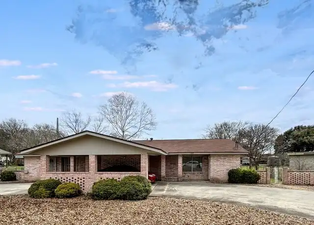 Property at 1212 Hillcrest Dr, New Braunfels, TX, 78130, 2 beds, 1.5 baths, [object Object]